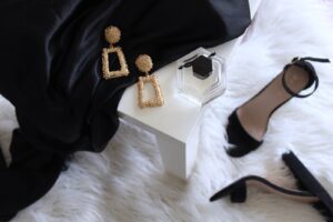 Stylizacje z rajstopami – jak wyglądać stylowo i elegancko?