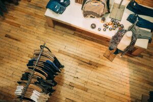 Moda męska na zimę: trendy i stylizacje na mroźne dni
